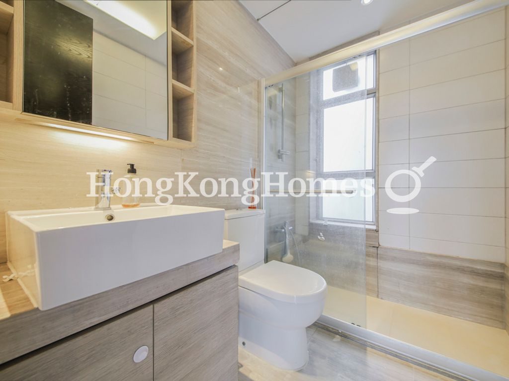 Second Guest Bathroom — Island Crest - Tower 1, Sai Ying Pun
