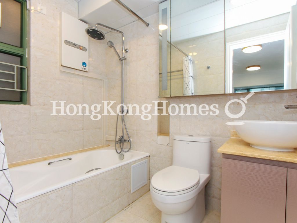 Master Bathroom — Robinson Place - Block 01, Mid-levels West