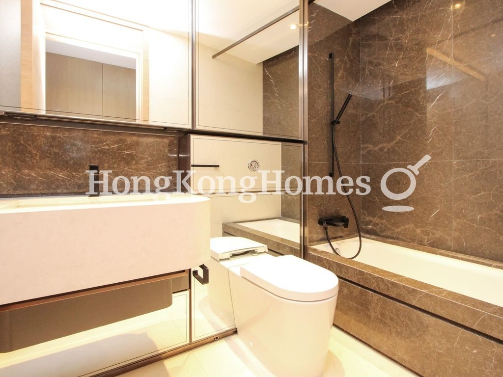 Guest Bathroom — Arezzo, Mid-levels West