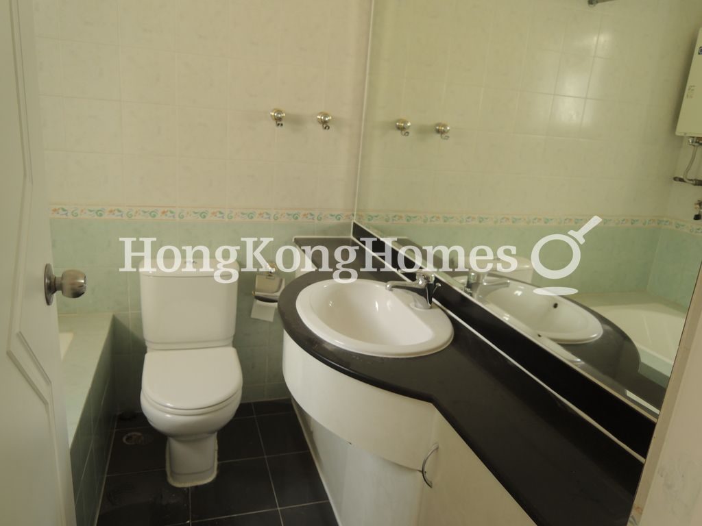 Guest Bathroom — Floral Villas - House, Sai Kung