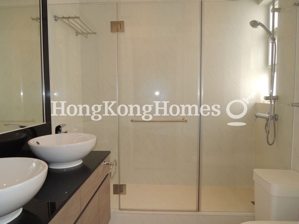 Master Bathroom — Marina Cove - Stage 04, Sai Kung