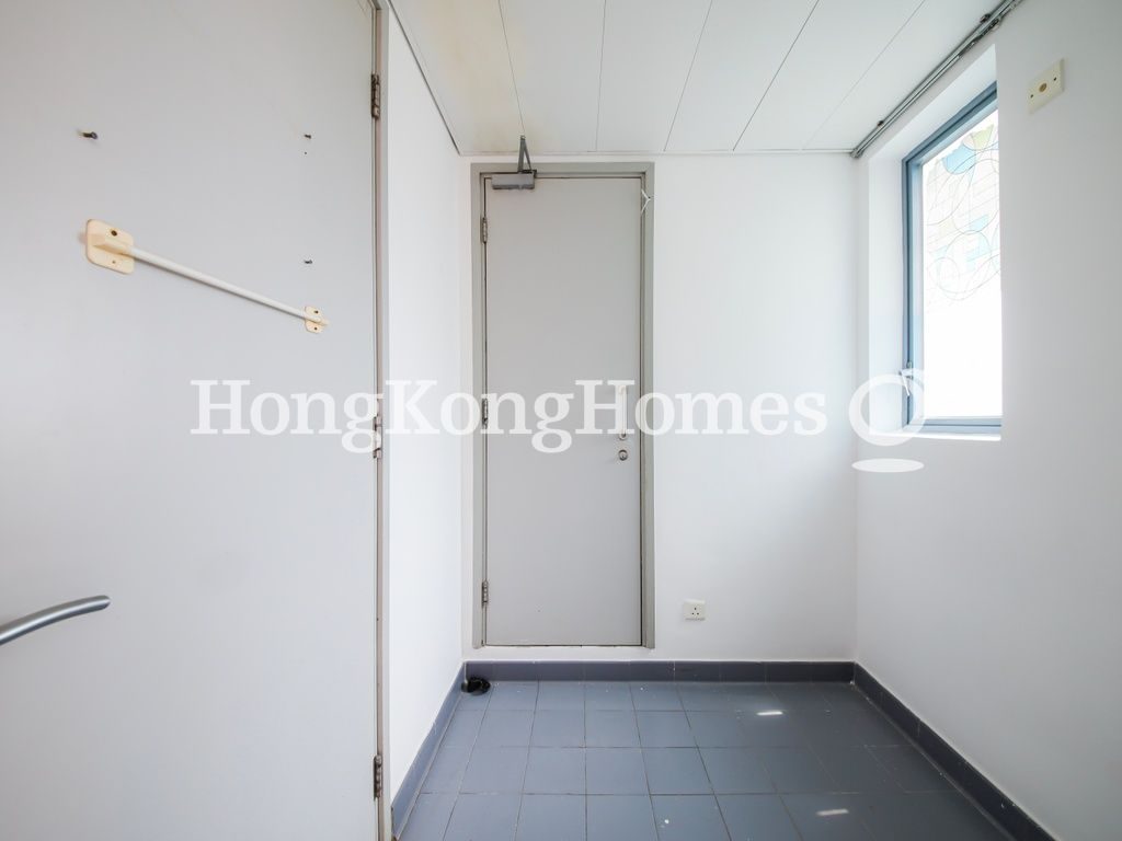 Maid's Room and Washroom — 貝沙灣 01期，薄扶林