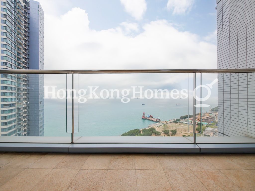Balcony off Living and Dining Room — 貝沙灣 01期，薄扶林