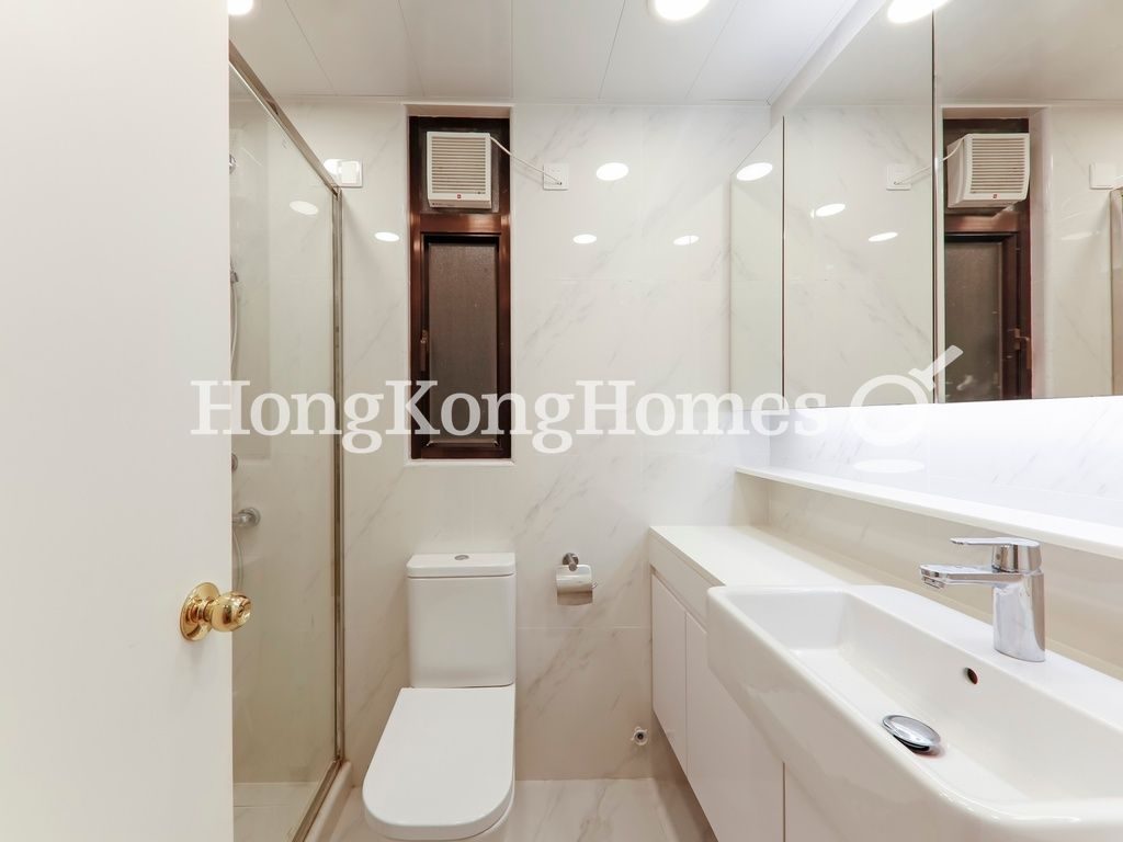 Guest Bathroom — Splendour Villa, Repulse Bay