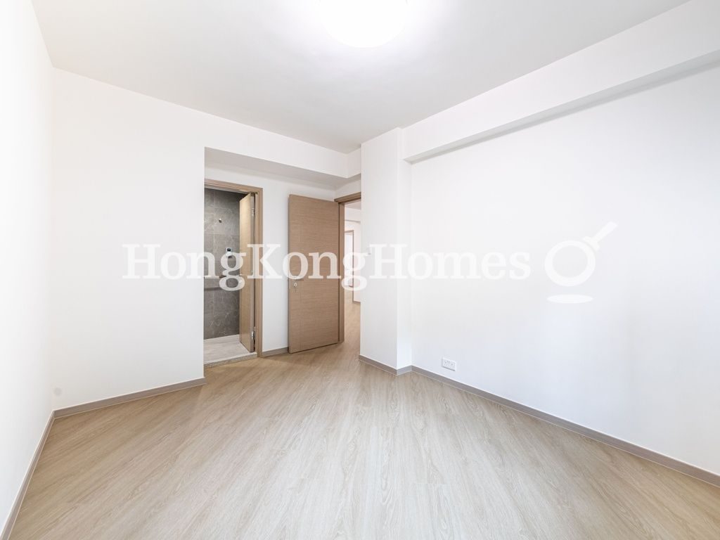 Master Bedroom — Hing Wah Mansions - Block B, Mid-levels West
