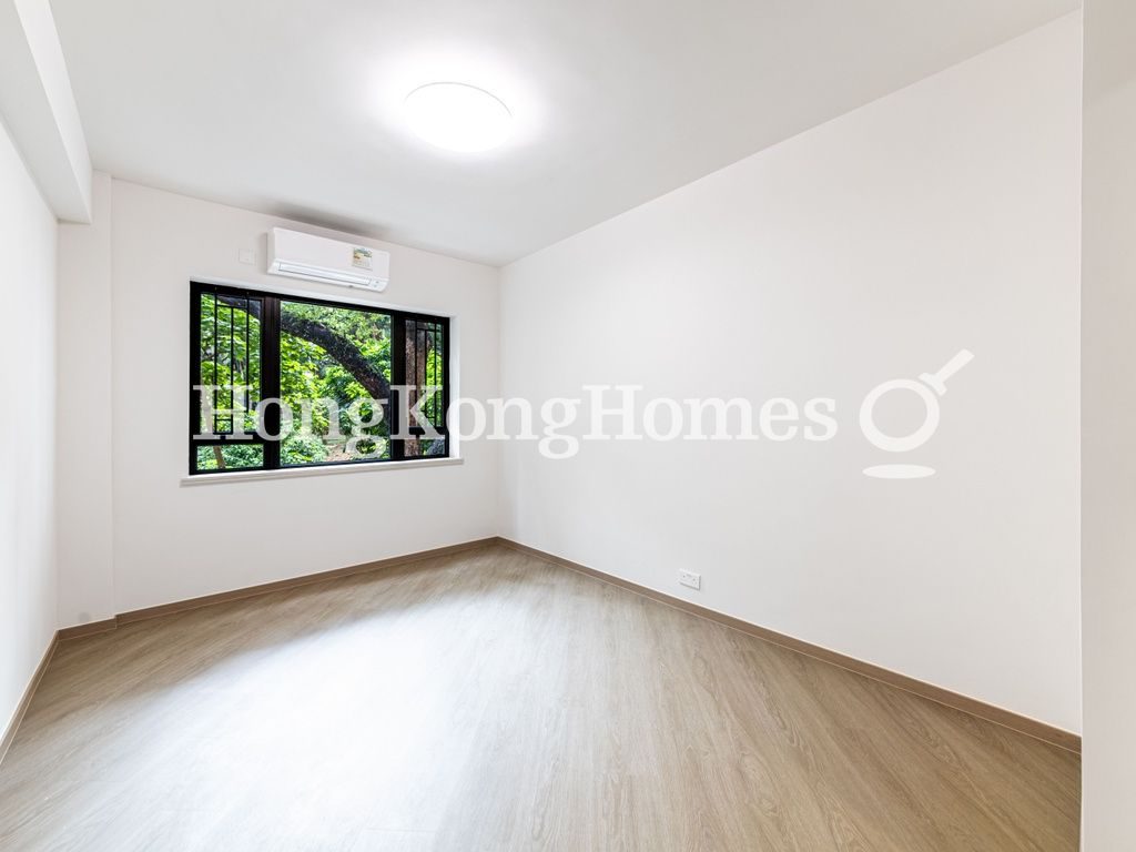 Master Bedroom — Hing Wah Mansions - Block B, Mid-levels West