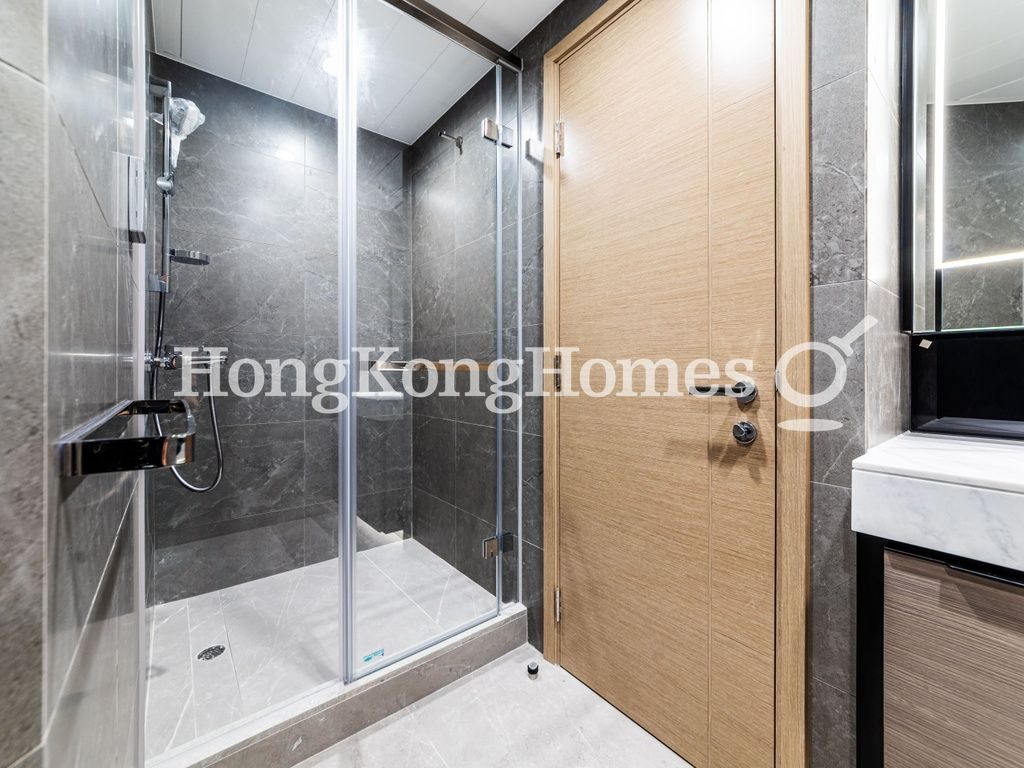 Master Bathroom — Hing Wah Mansions - Block B, Mid-levels West
