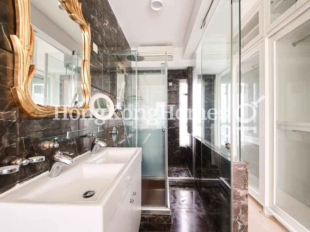 Master Bathroom — The Redhill Peninsula - Block 05, Tai Tam