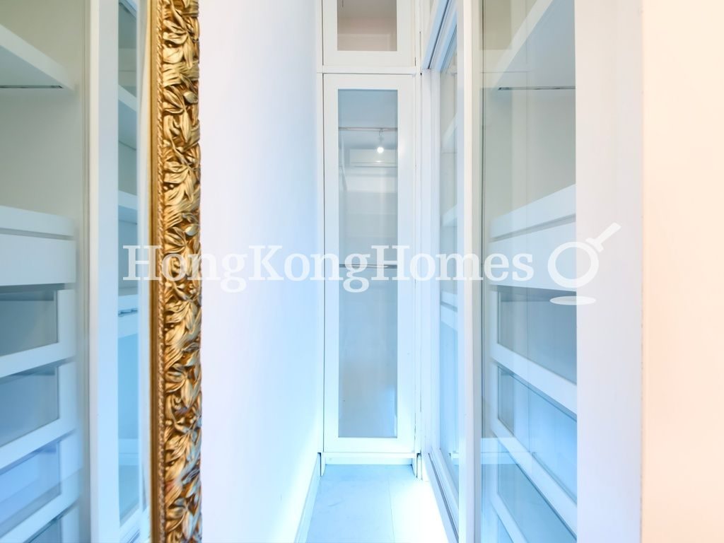 Walk-in Closet in Second Bedroom — The Redhill Peninsula - Block 05, Tai Tam