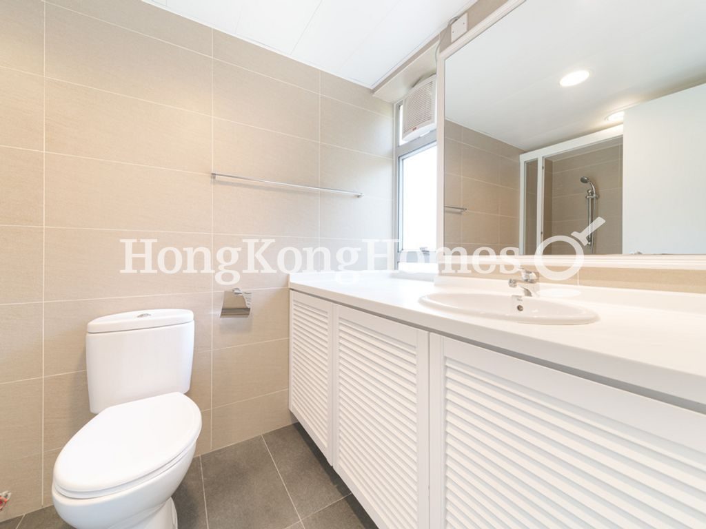 Master Bathroom — Unicorn Garden - Block K-L, Shouson Hill