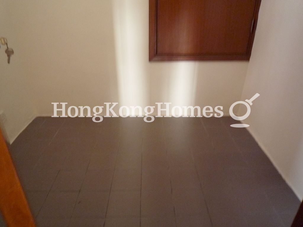 Maid's Room — Pacific View - Block 02, Tai Tam