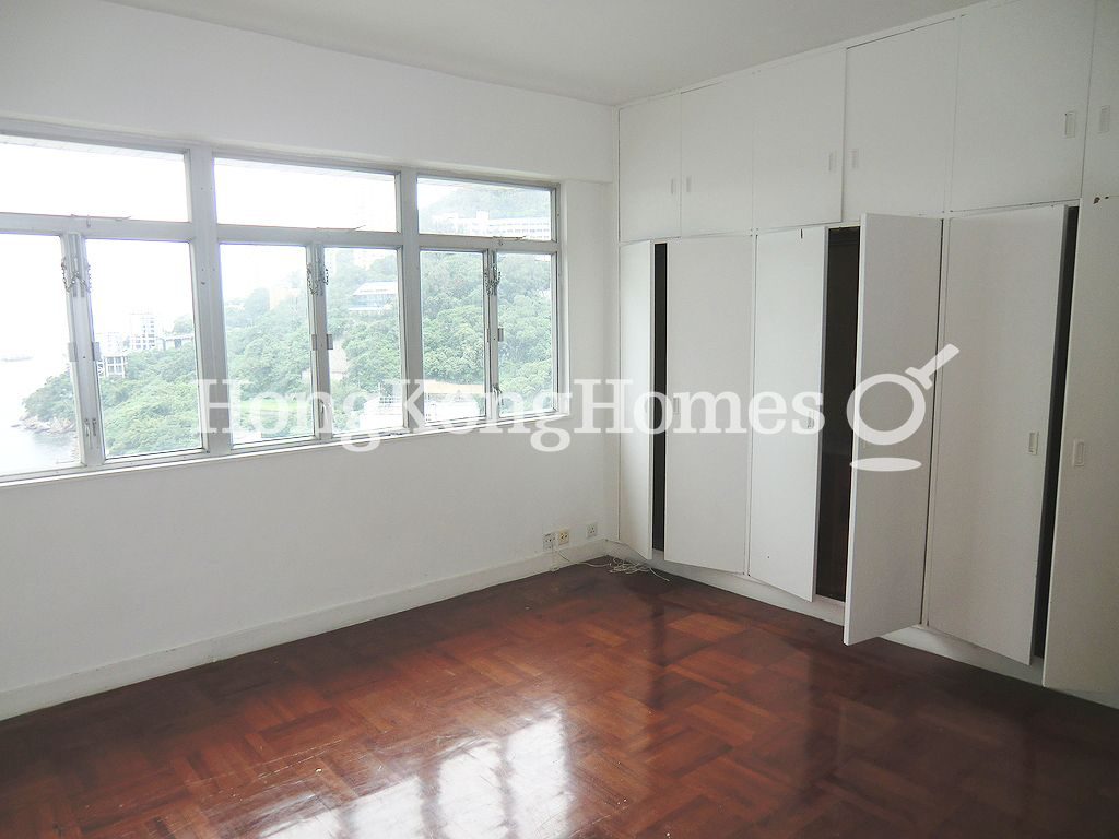 Built-in Wardrobe in Master Bedroom — 美景臺 B2 座 (C-D)，薄扶林