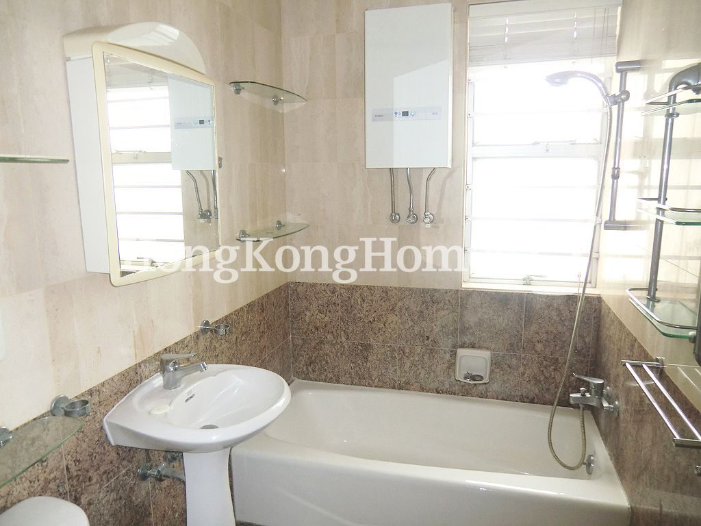 Master Bathroom — 美景臺 B2 座 (C-D)，薄扶林