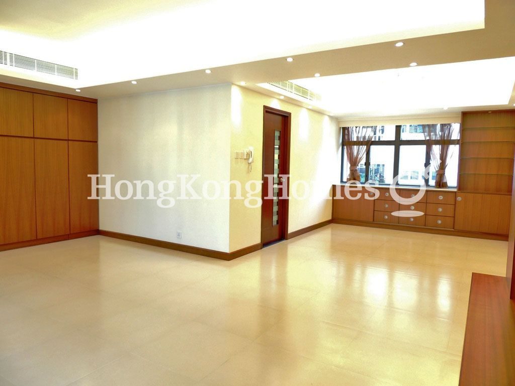 Living and Dining Room — Suncrest Tower, Mid-levels East