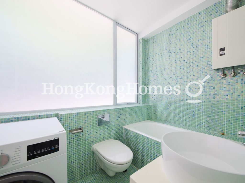 Second Ensuite Bathroom — Bowen Road, 5G - 5H, Mid-levels Central