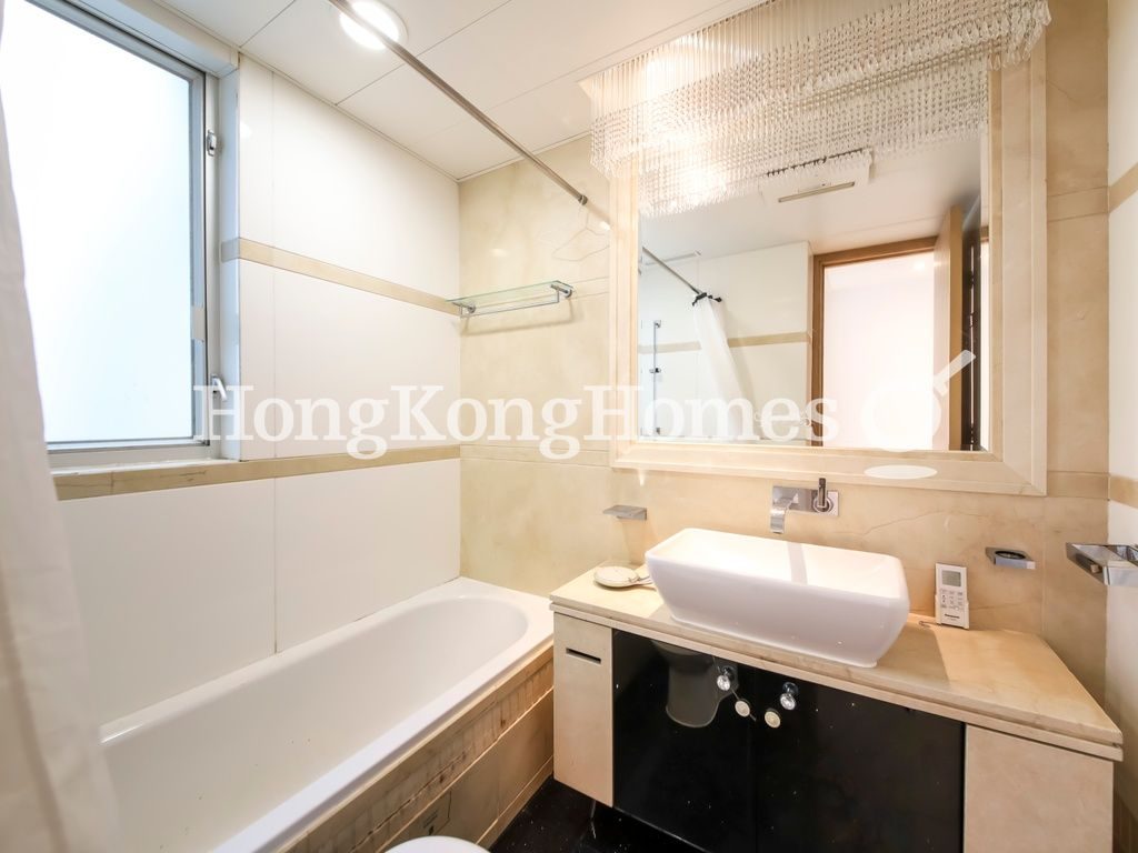 Guest Bathroom — The Legend - Block 01, Jardine's Lookout