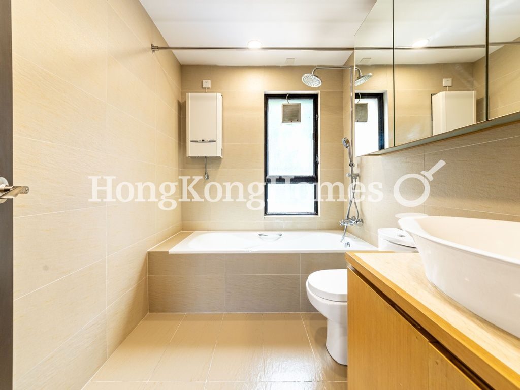 Master Bathroom — Ruby Court - Block 02, Repulse Bay