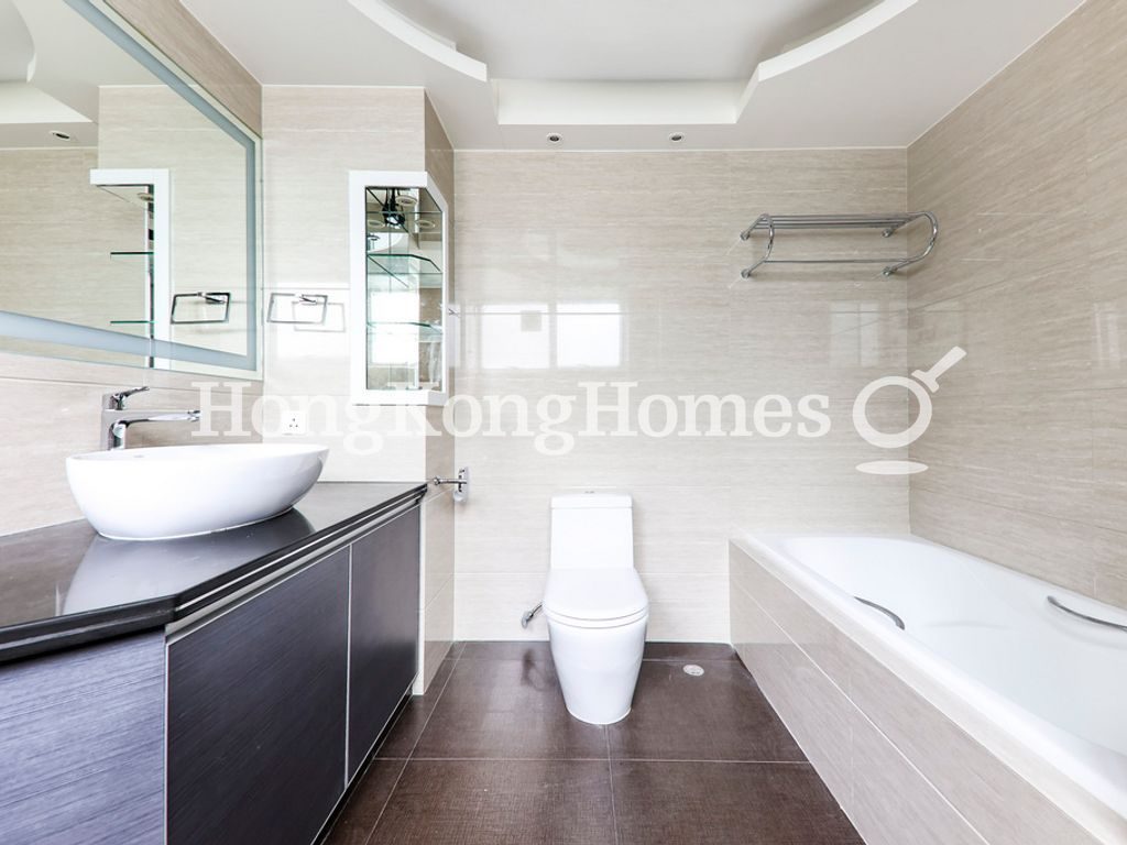 Master Bathroom — Tregunter Tower 3, Mid-levels Central