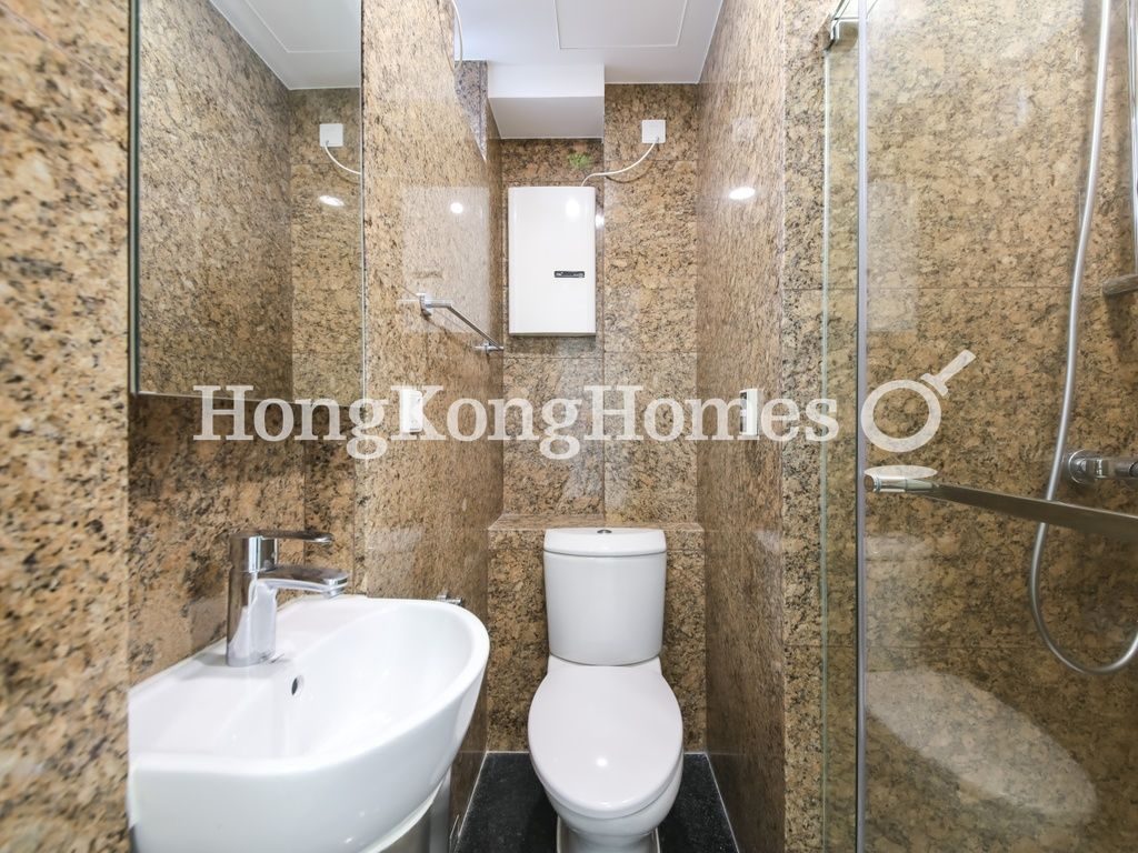 Third Ensuite Bathroom — 寶雲道 5G - 5H，中半山