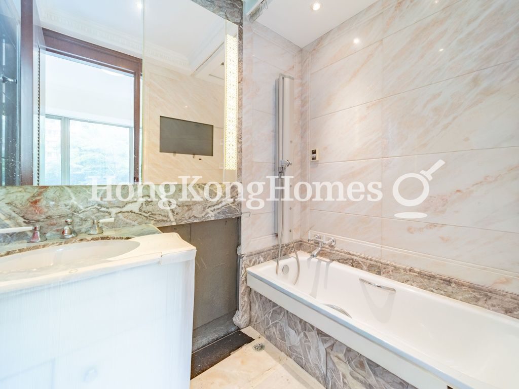 Second Bathroom — 逸瓏 - 第2座，九龍塘