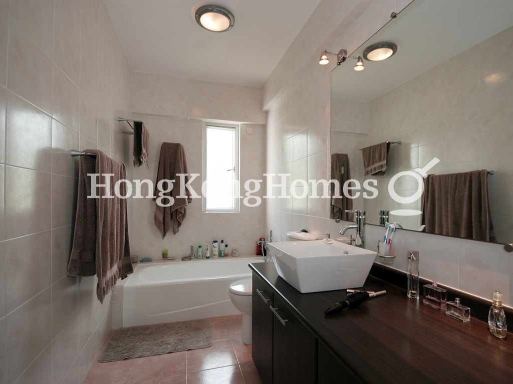 Master Bathroom — 華亭閣，薄扶林