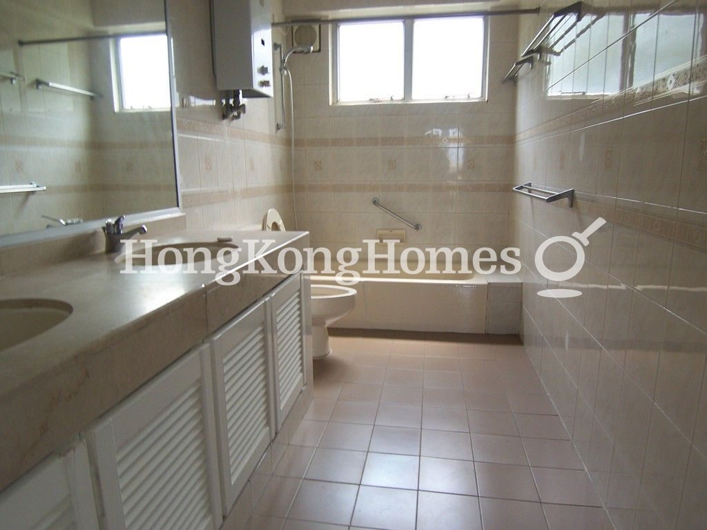 Master Bathroom — Hamilton Court, Mid-levels West