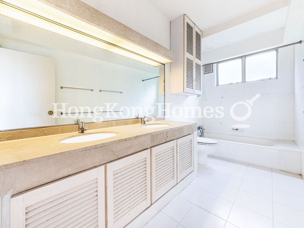 Guest Bathroom — Hamilton Court, Mid-levels West