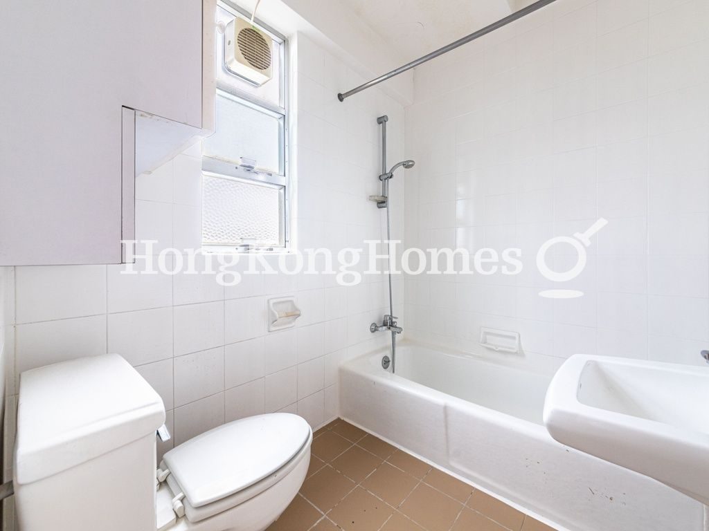 Second Ensuite Bathroom — Hamilton Court, Mid-levels West