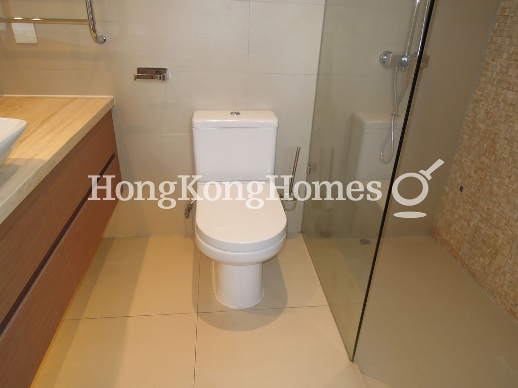 Guest Bathroom — Phase 1 - Beach Village - Seahorse Lane - Block 07, Discovery Bay