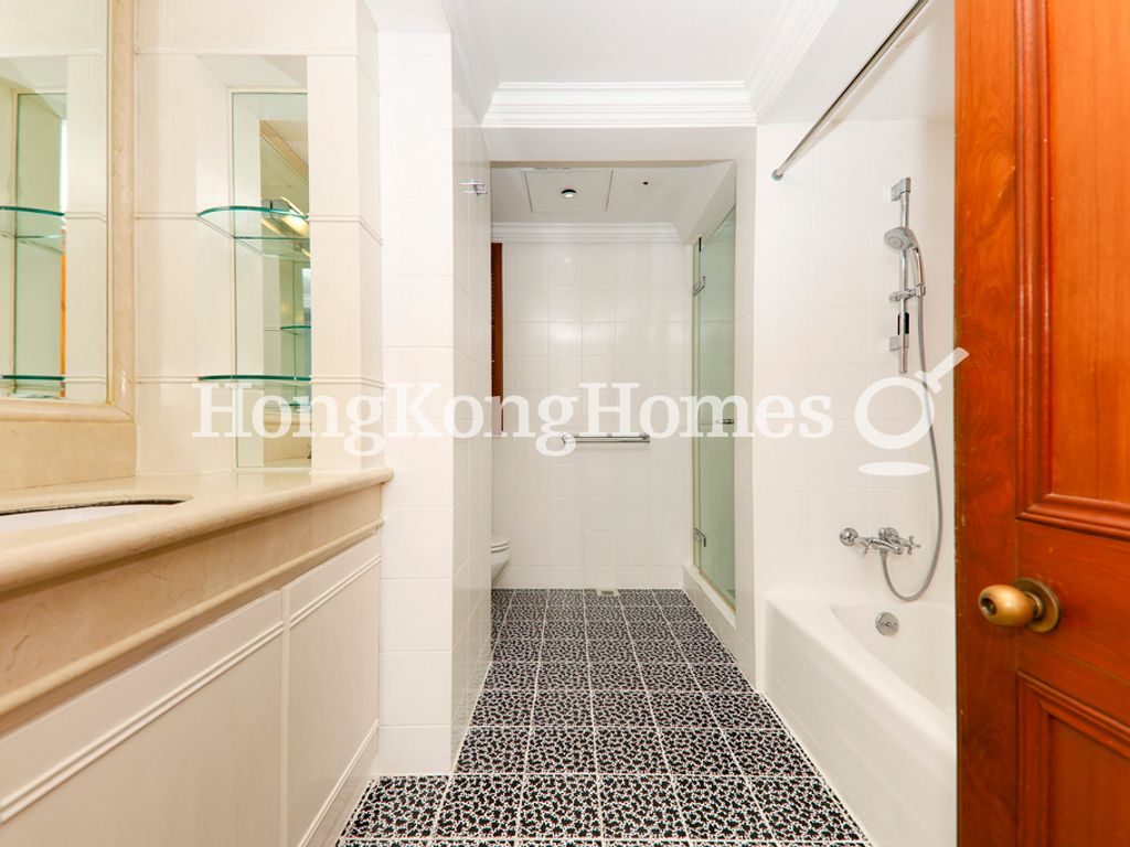 Master Bathroom — The Repulse Bay - Taggart, Repulse Bay