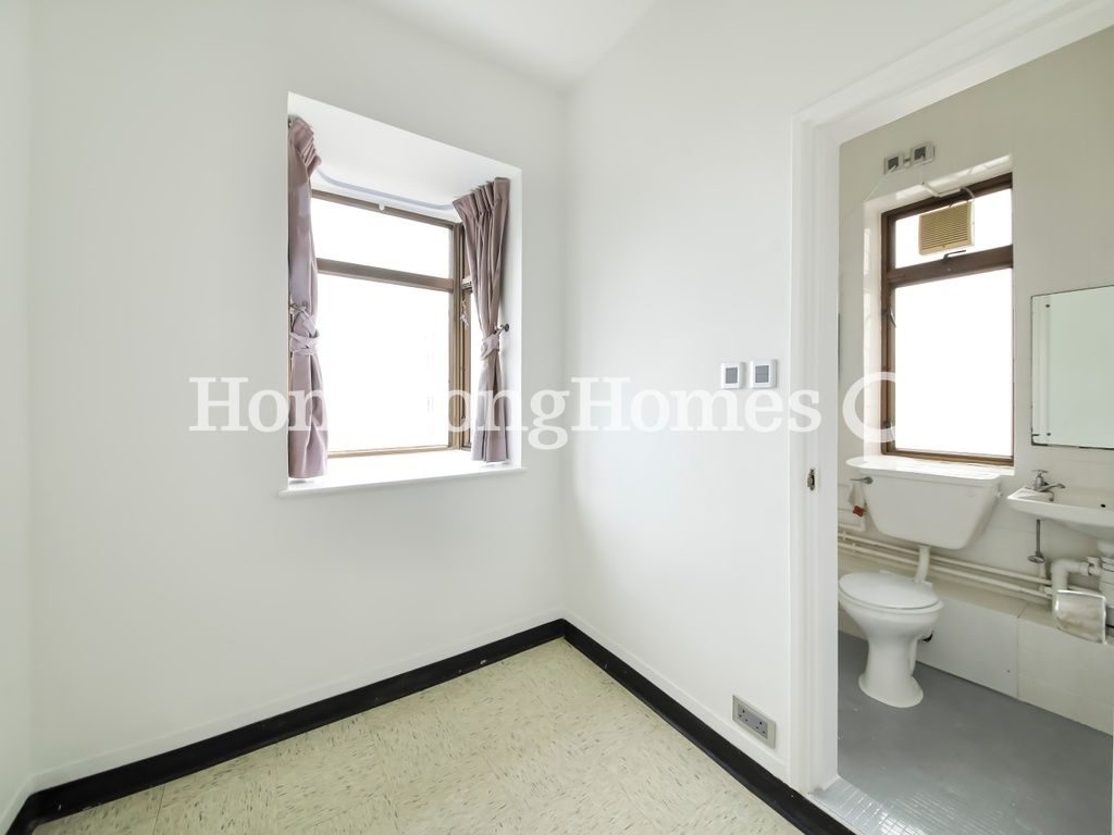 Maid's Room and Washroom — Bamboo Grove - Block 78, Mid-levels East
