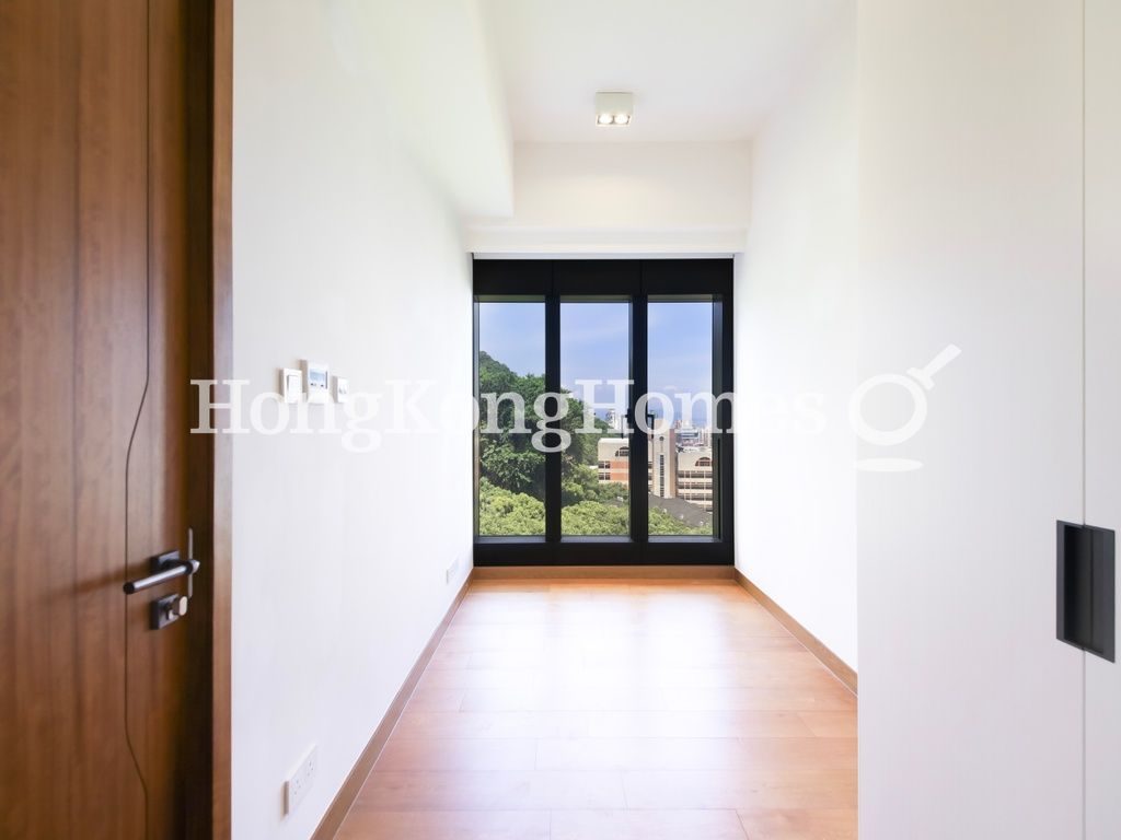Second Ensuite Bedroom — University Heights - Tower 3, Mid-levels West