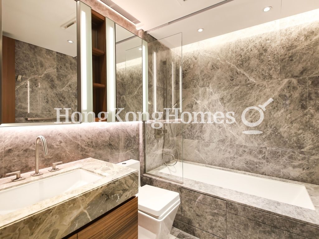 Second Ensuite Bathroom — University Heights - Tower 3, Mid-levels West