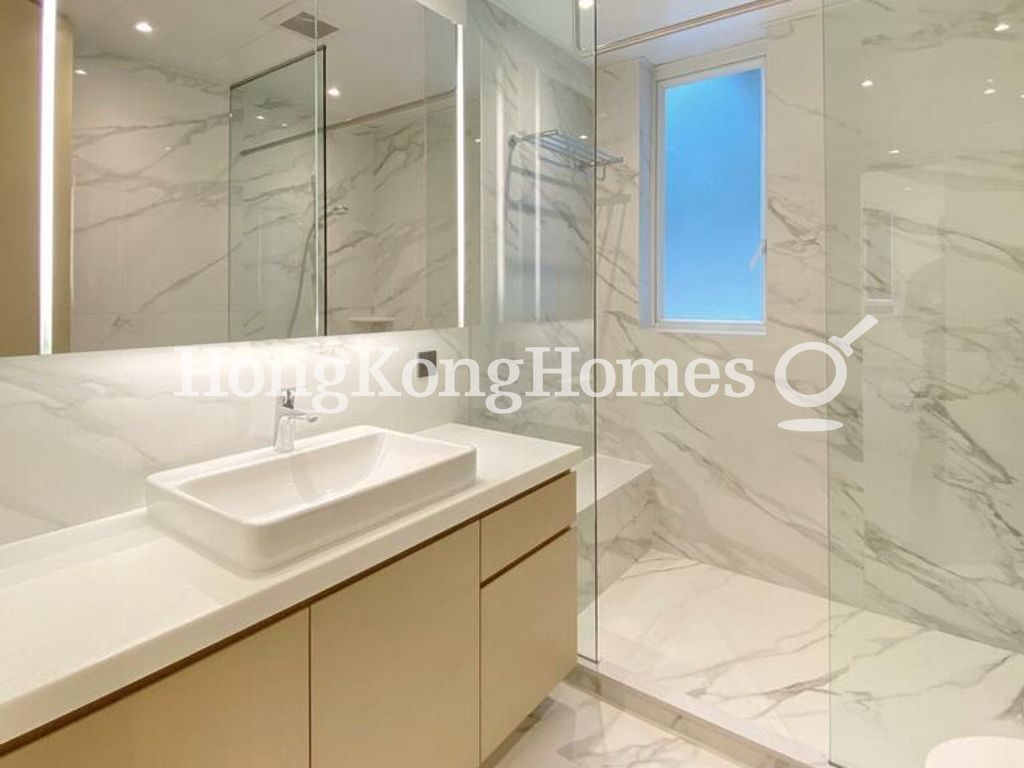 Master Bathroom — Villa Helvetia, Repulse Bay