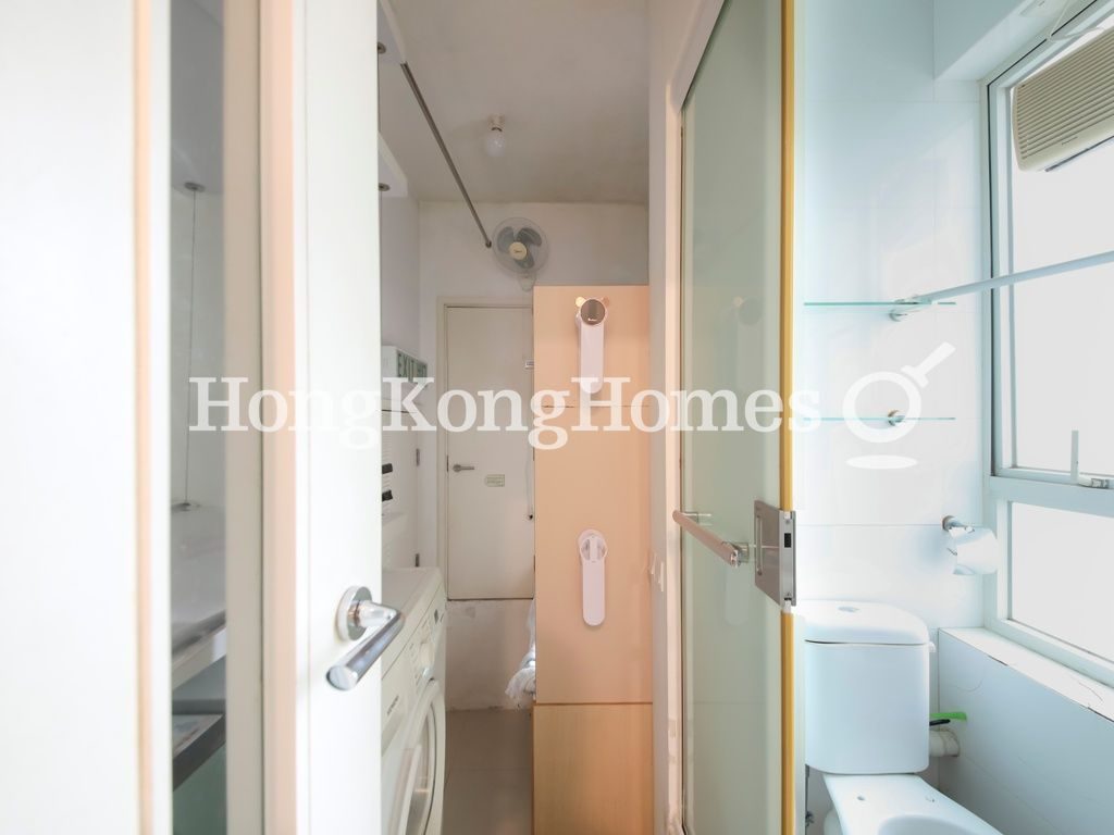 Maid's Room and Washroom — 干德道18號，西半山
