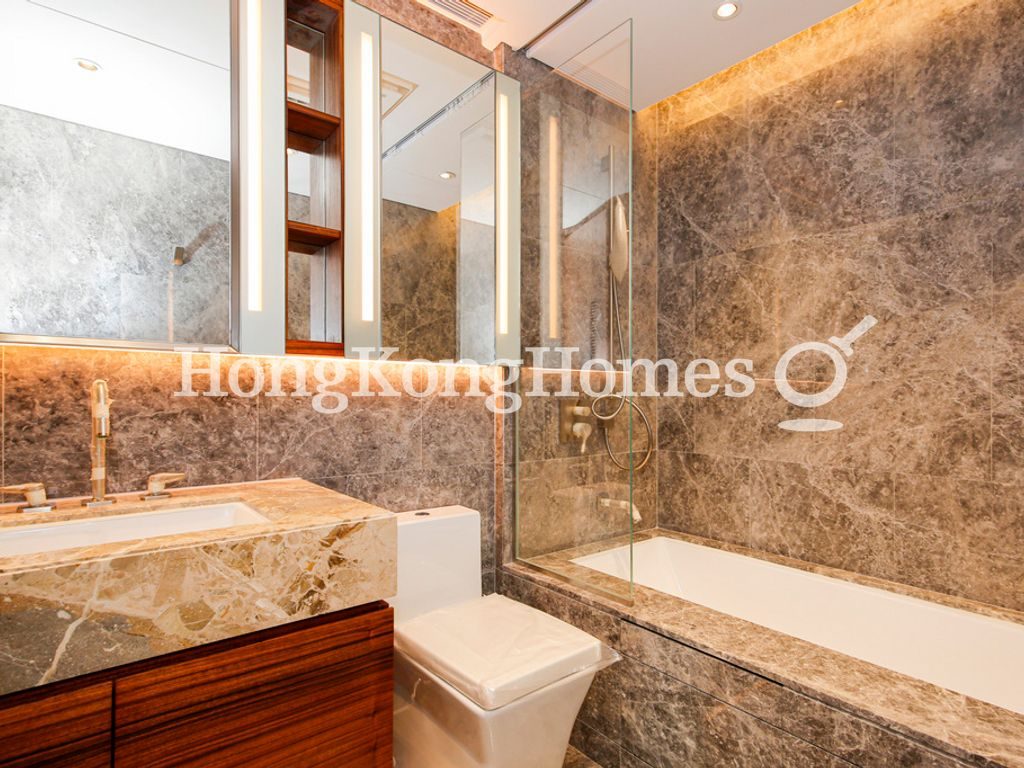 Second Ensuite Bathroom — University Heights - Tower 3, Mid-levels West