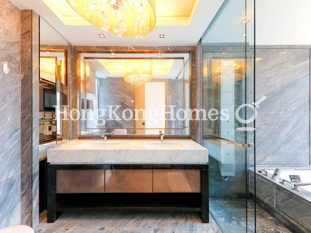 Master Bathroom — Larvotto - Block 2, Ap Lei Chau