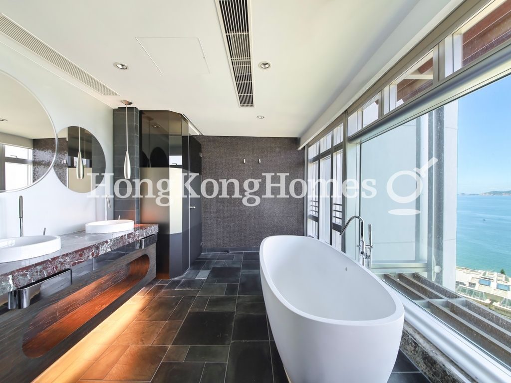 Master Bathroom — The Lily, Repulse Bay