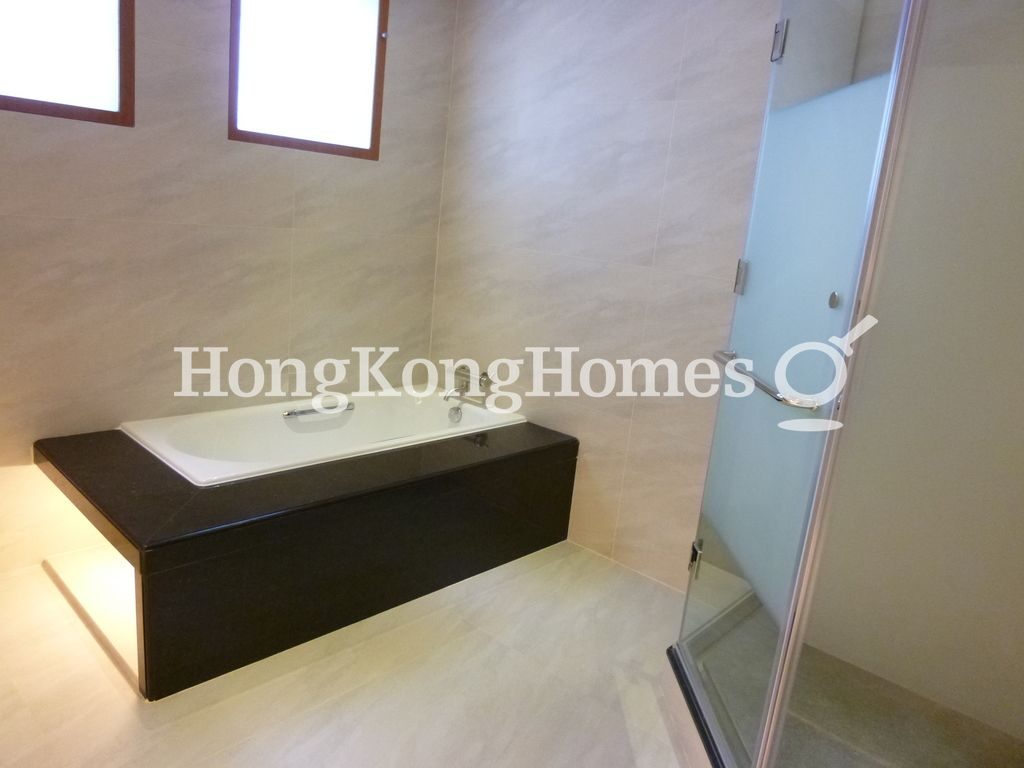 Master Bathroom — Carolina Garden - Block C, The Peak