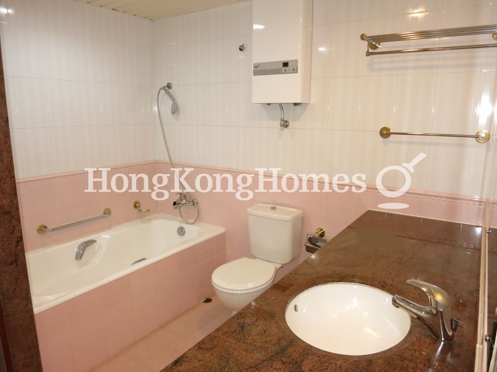 Third Ensuite Bathroom — Henredon Court, Shouson Hill