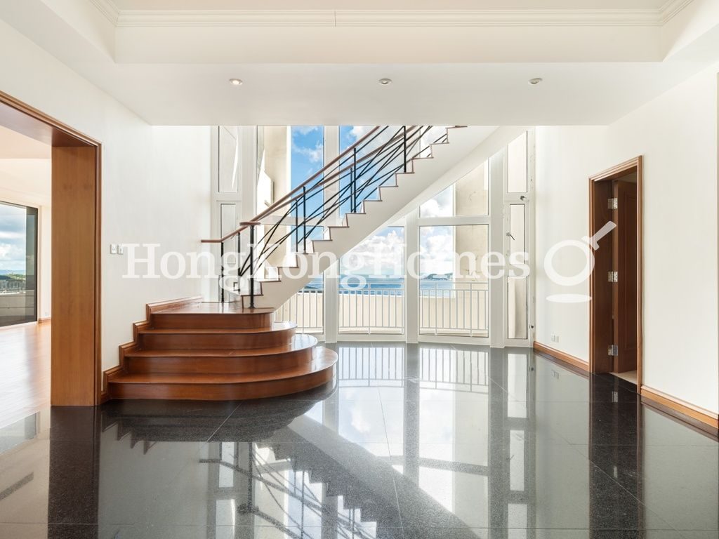 Foyer — The Repulse Bay - Taggart, Repulse Bay