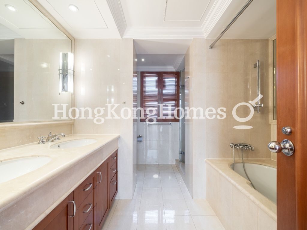 Master Bathroom — The Repulse Bay - Taggart, Repulse Bay