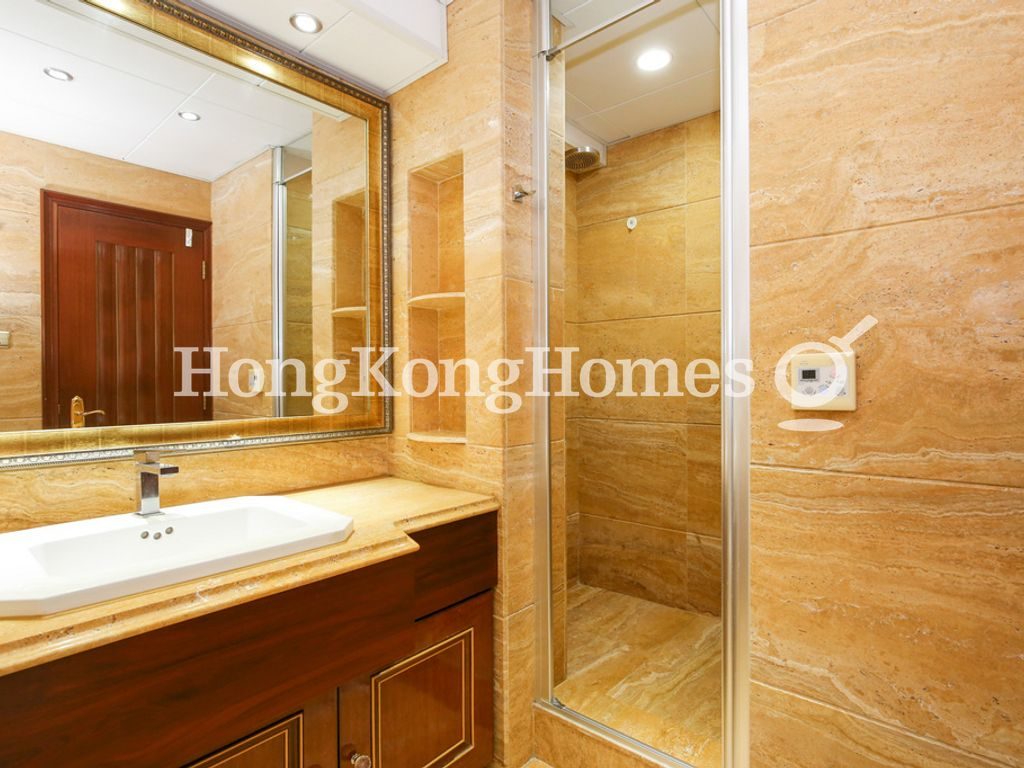 Second Ensuite Bathroom — The Waterfront - Block 05, Tsim Sha Tsui