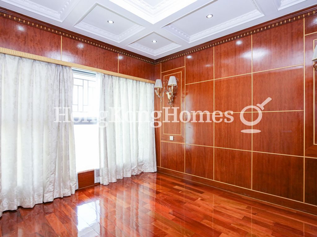 Third Ensuite Bedroom — The Waterfront - Block 05, Tsim Sha Tsui