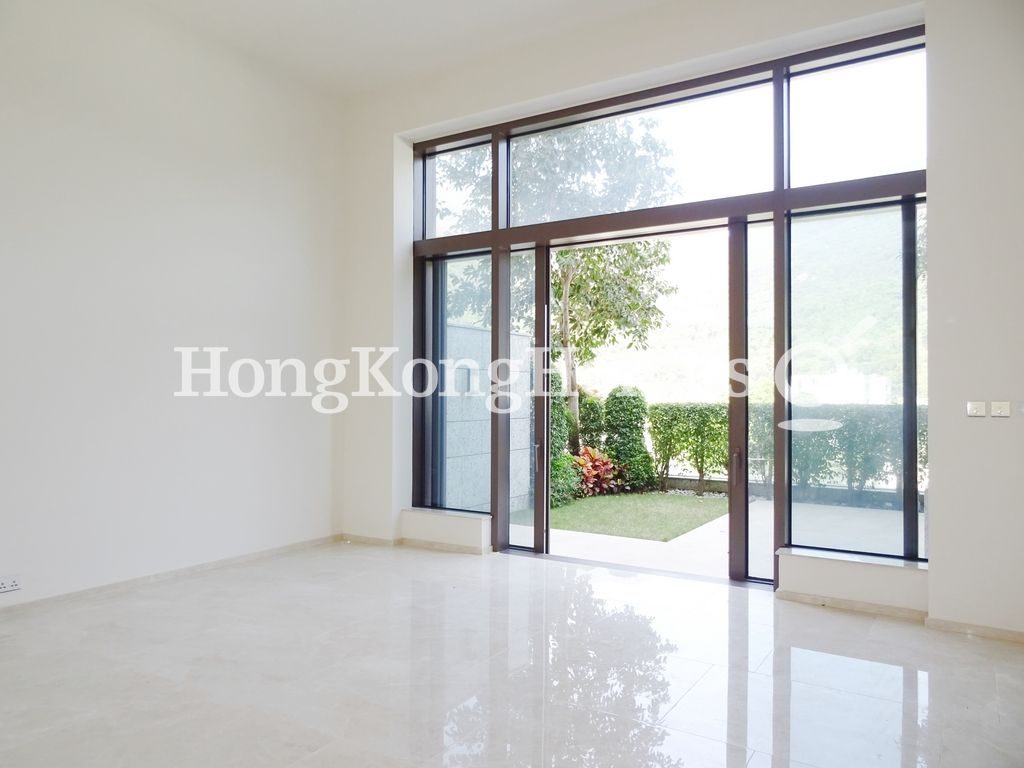 Living and Dining Room — Shouson Peak, Shouson Hill