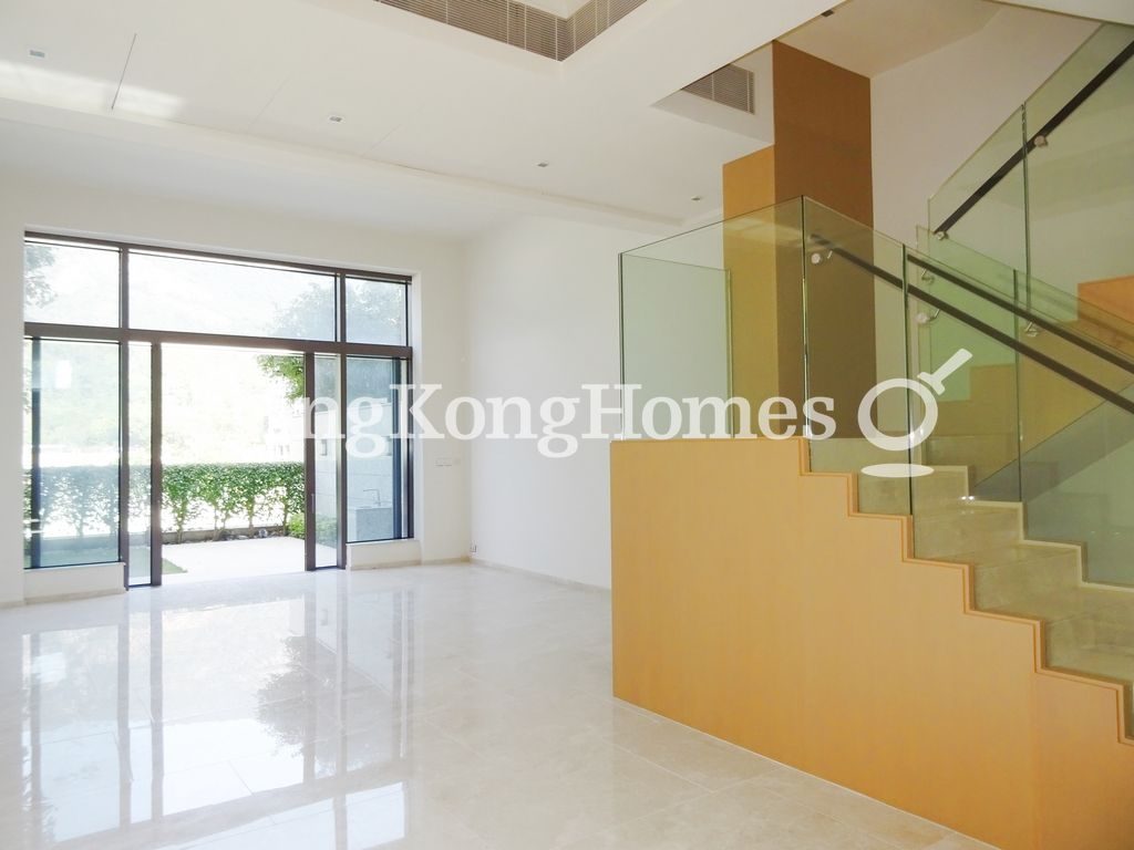 Living and Dining Room — Shouson Peak, Shouson Hill