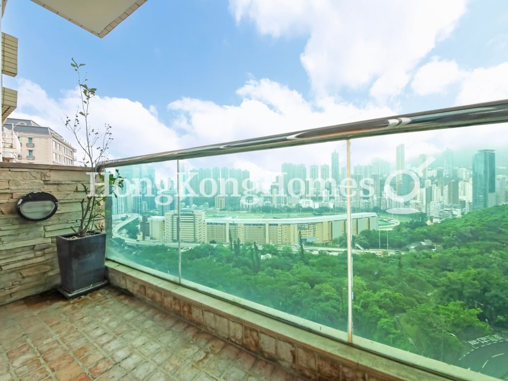 Balcony off Living and Dining Room — 嘉苑 - B座，東半山
