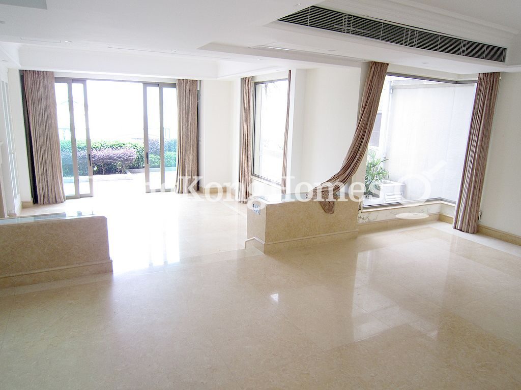 Living and Dining Room — Mount Kellett Road, 74, The Peak