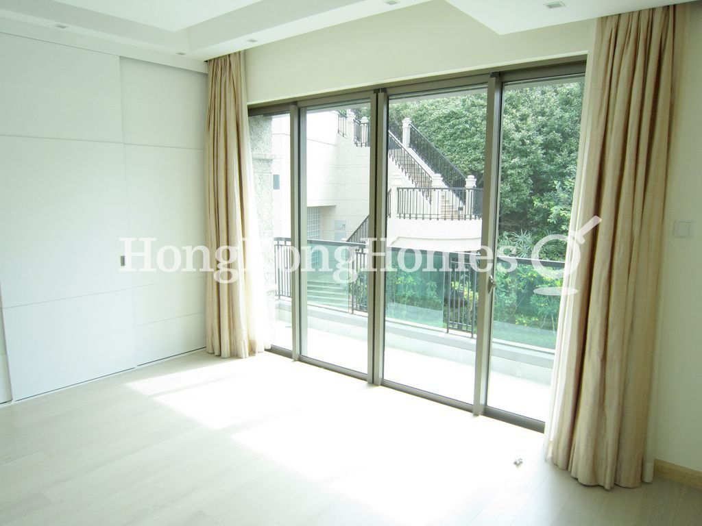 Second Ensuite Bedroom — Mount Kellett Road, 74, The Peak