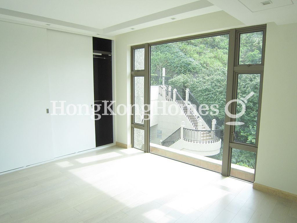 Third Ensuite Bedroom — Mount Kellett Road, 74, The Peak